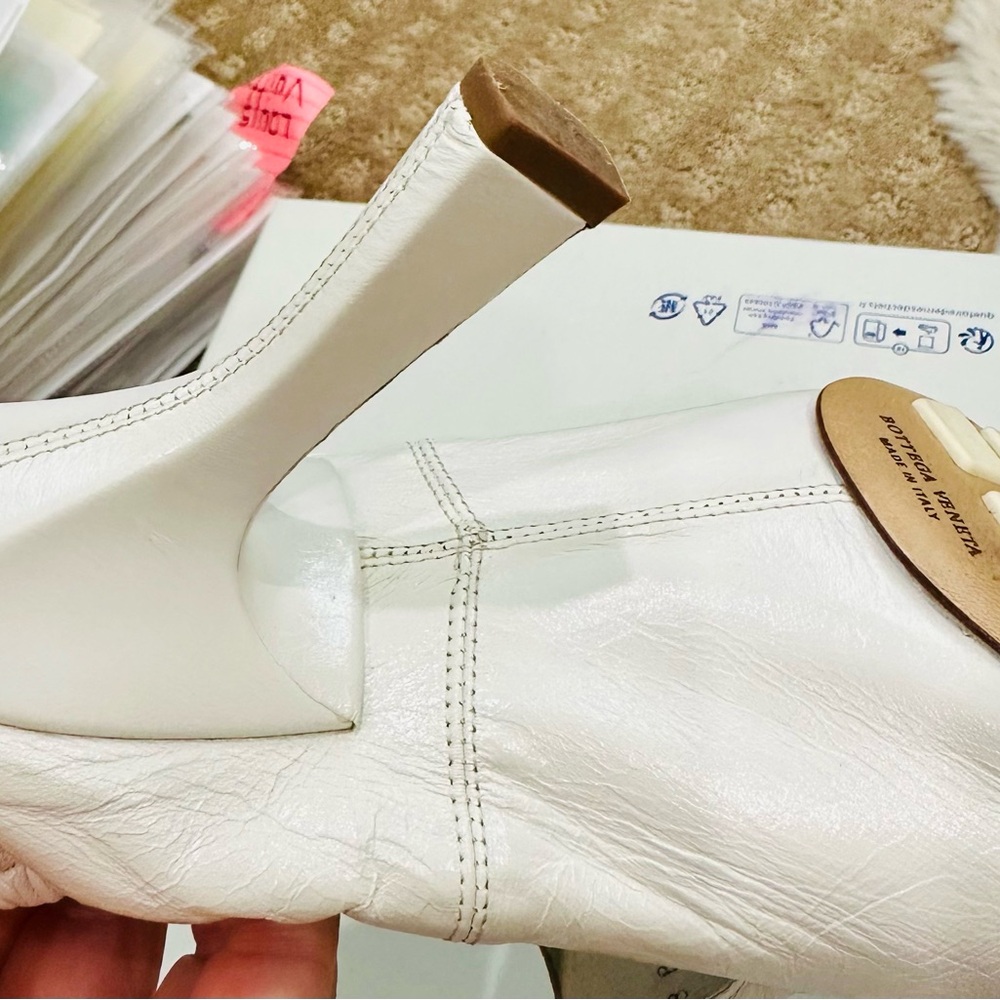 Bottega Veneta White Flats & Loafers - Picture 6 of 16